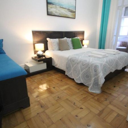 Ocean M1 R4 - Large Double Room With Shared Bathroom In City Center Лиссабон Экстерьер фото